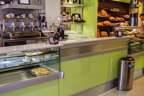 allestimento interno pizzeria